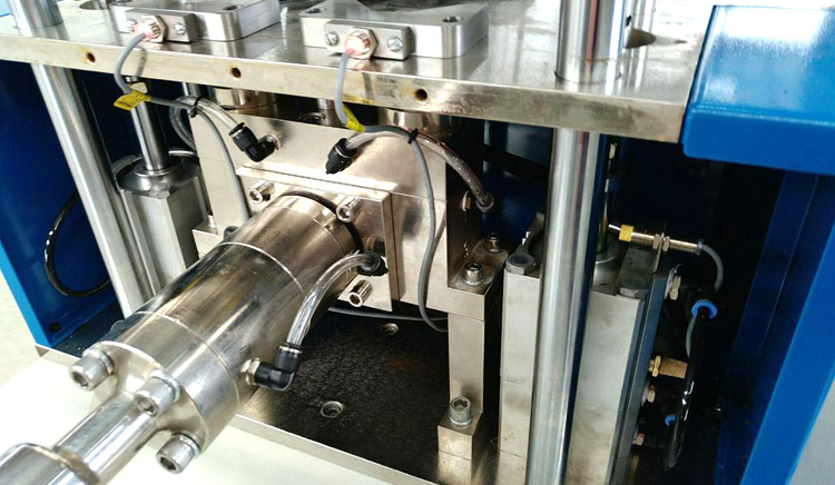 橡膠注射成型機設備發展動向